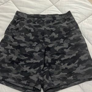 Mens Lululemon short 7”
